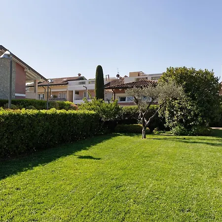 Betty's House Apartament *